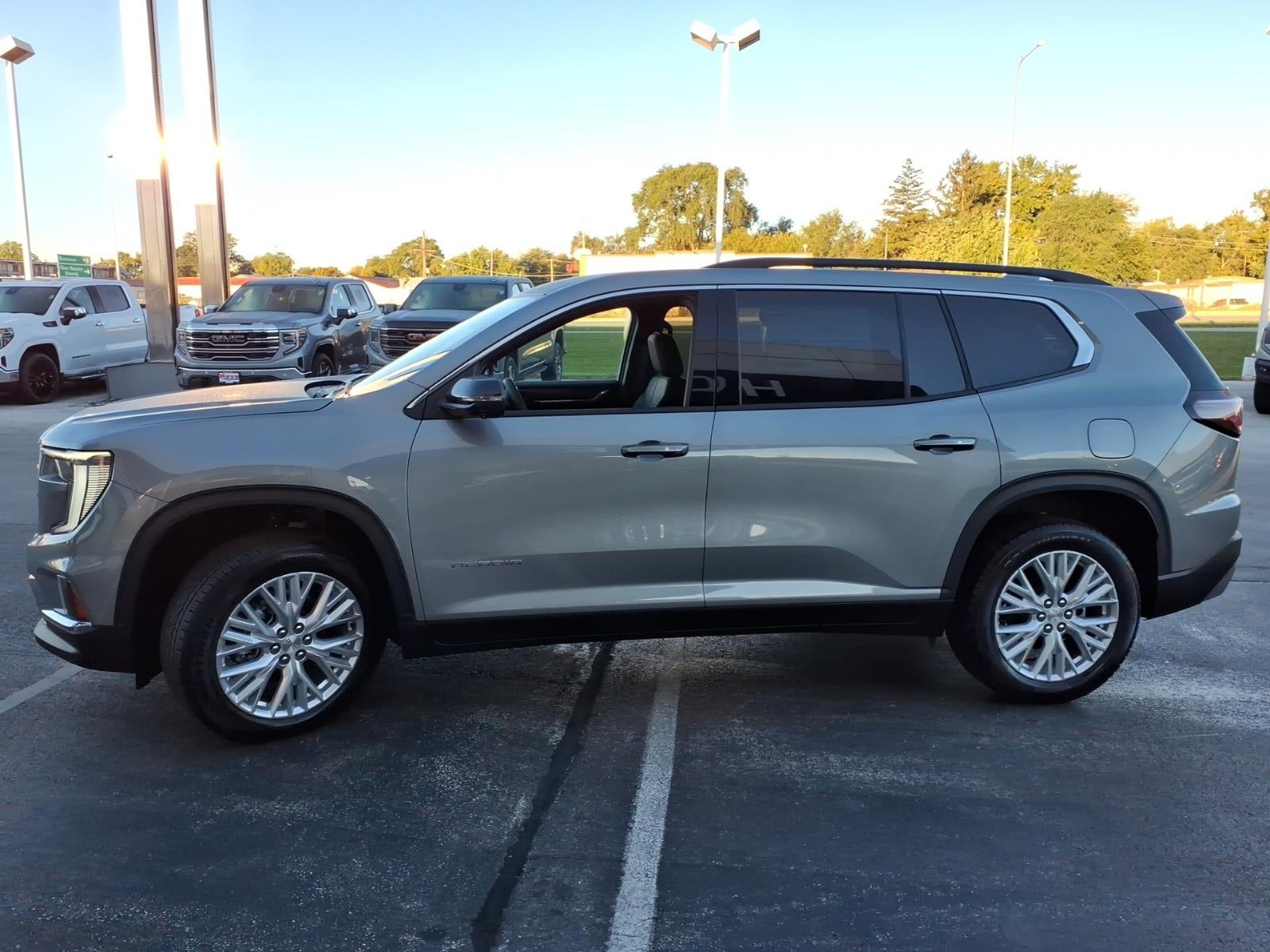 2027 GMC Acadia Elevation