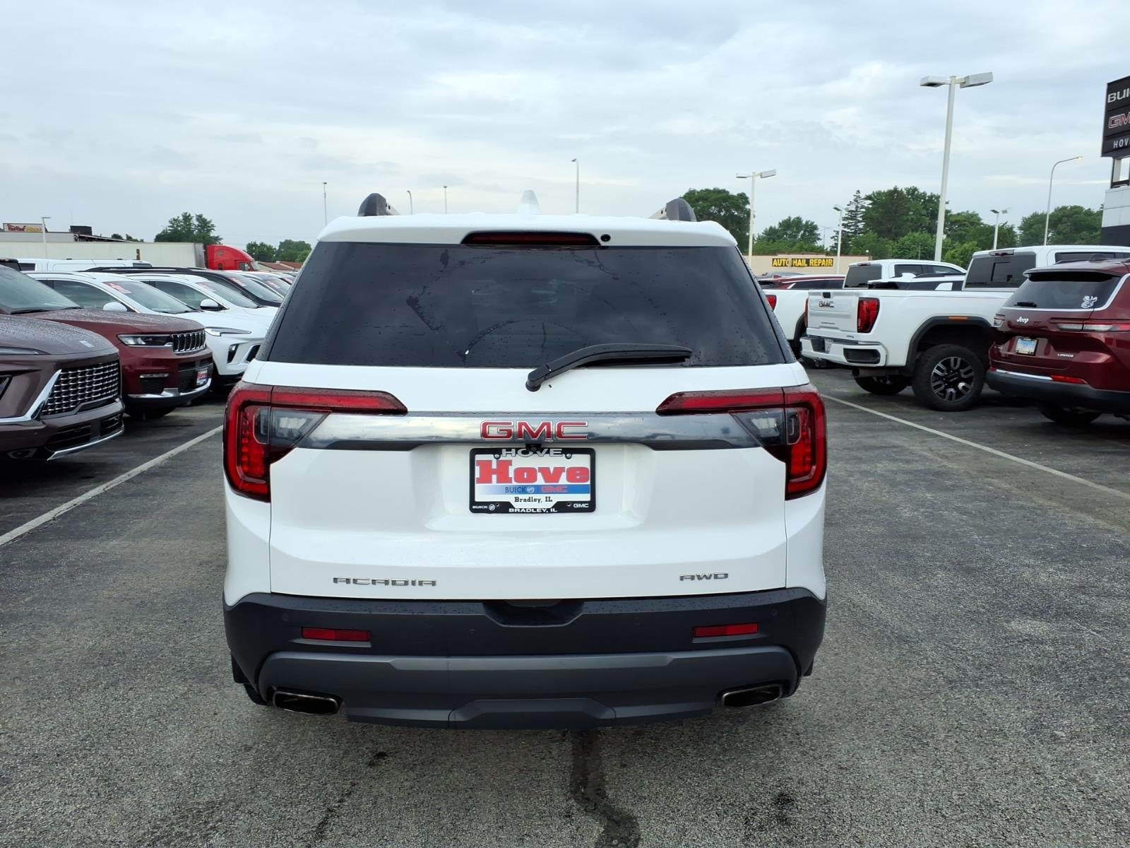 2023 GMC Acadia AT4