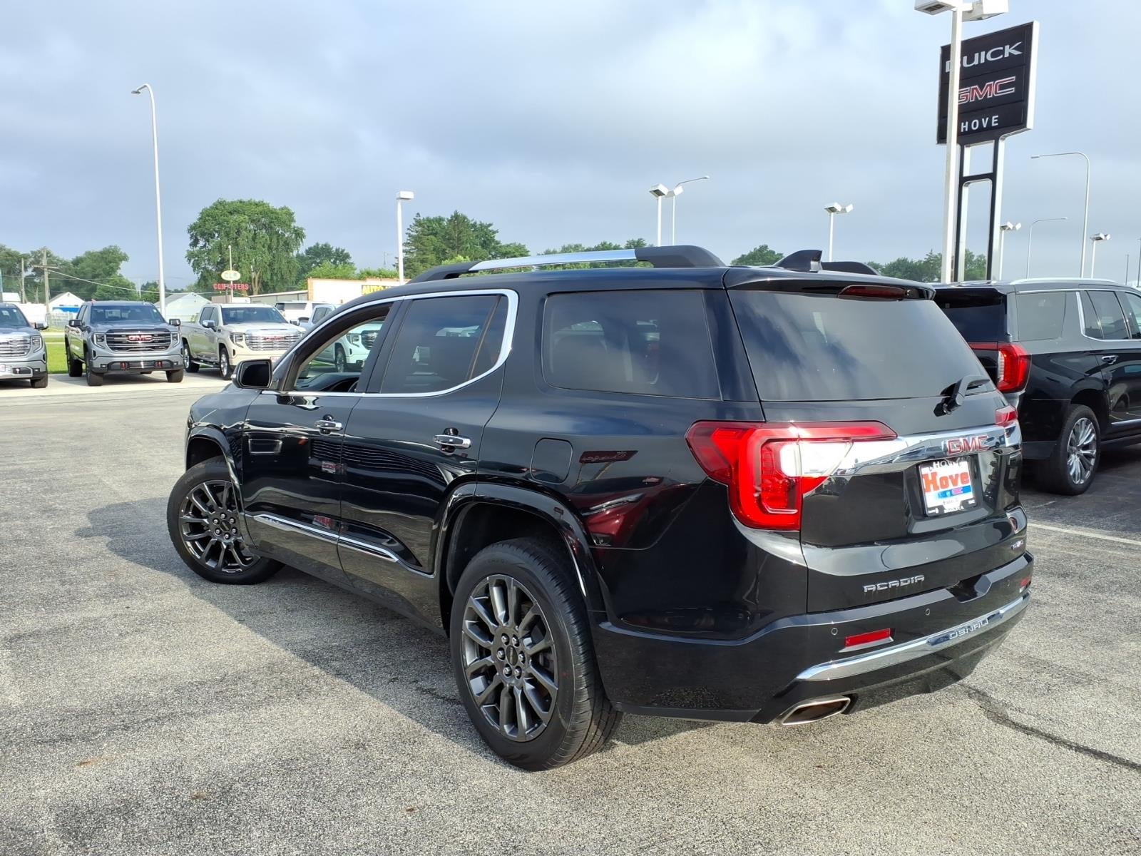 2022 GMC Acadia Denali