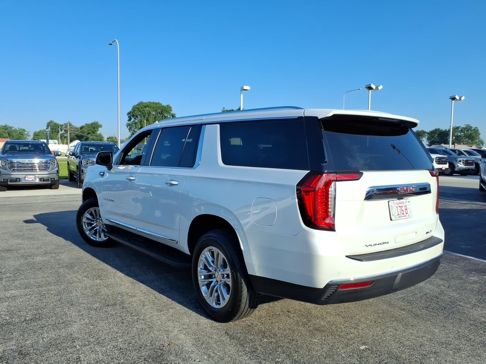 2023 GMC Yukon XL SLT