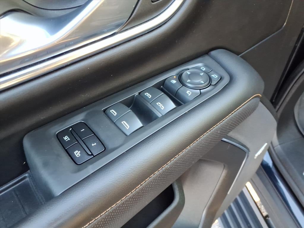 2023 GMC Yukon XL AT4