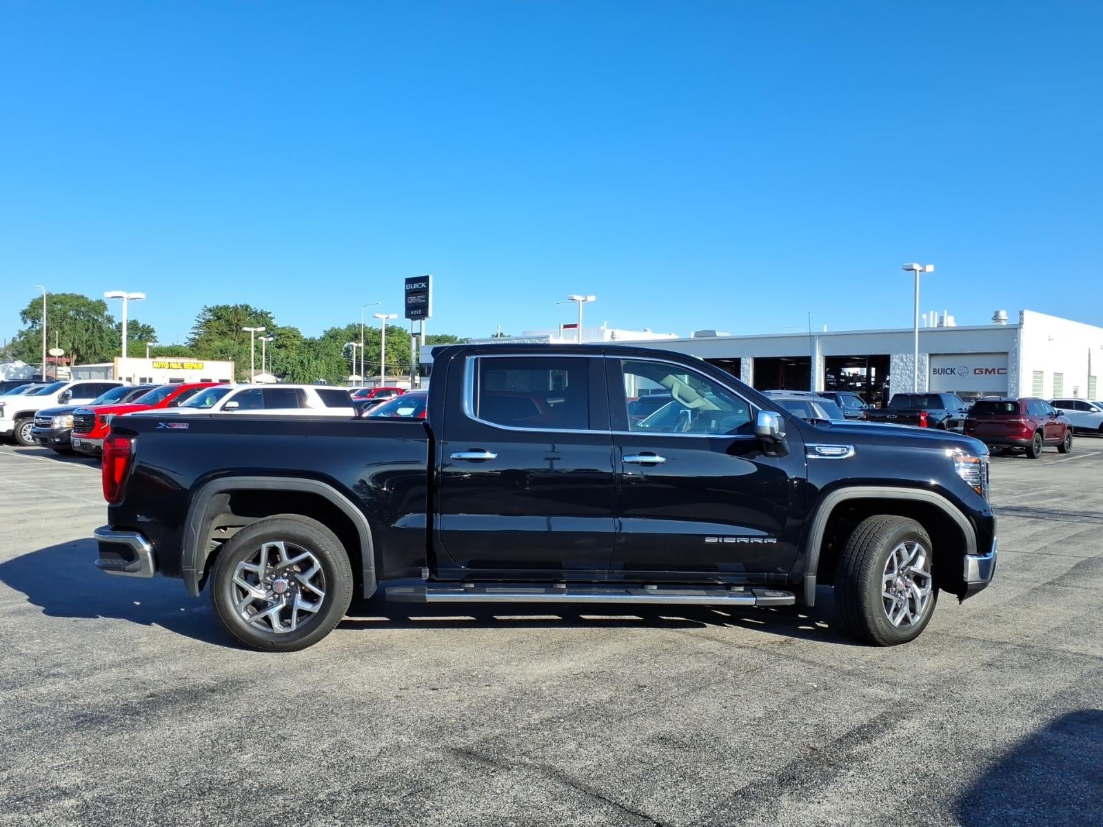 2024 GMC Sierra 1500 SLT