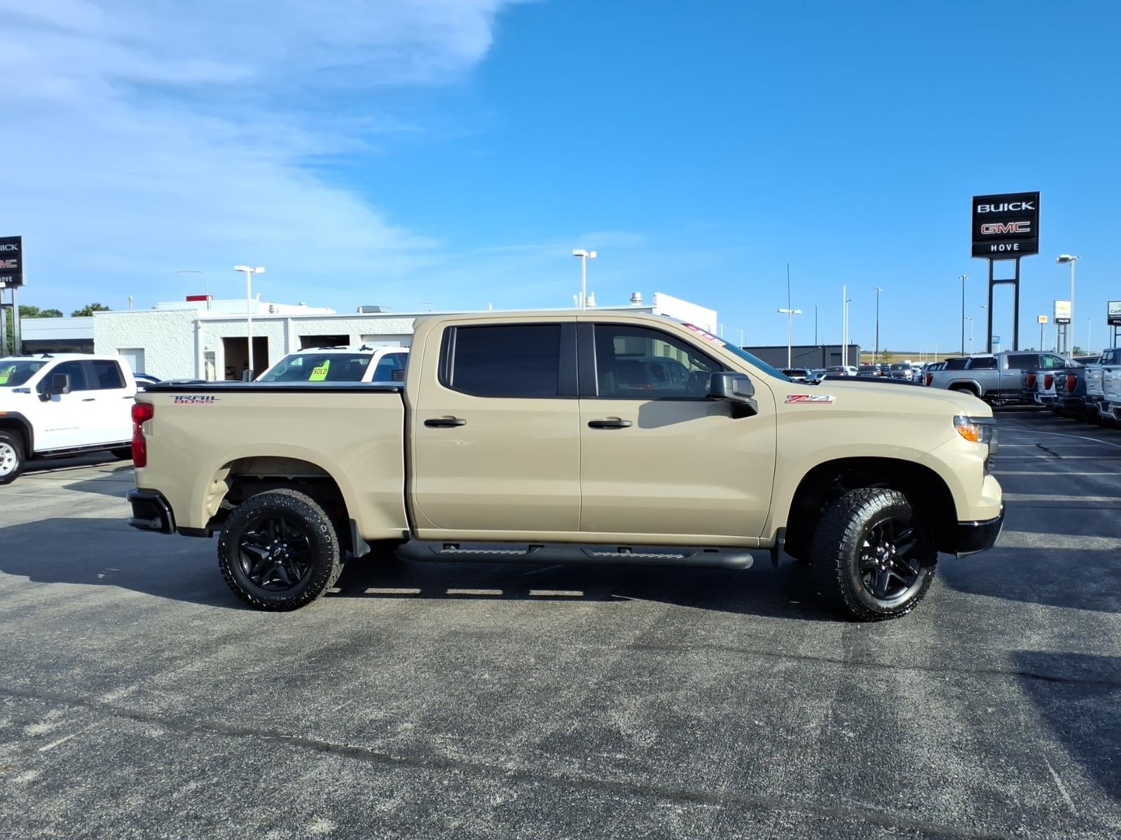 2022 Chevrolet Silverado 1500 Custom Trail Boss