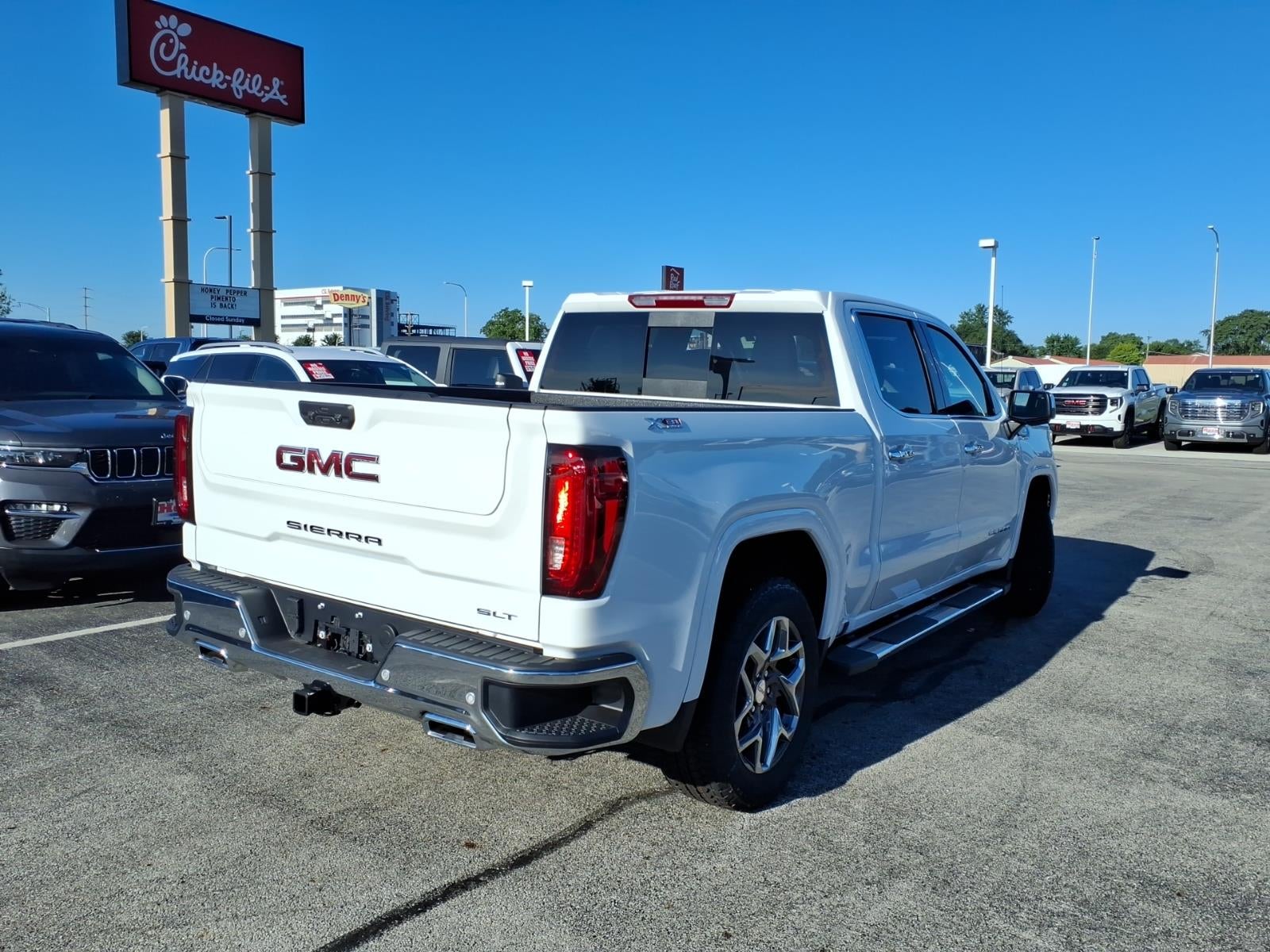 2026 GMC Sierra 1500 SLT