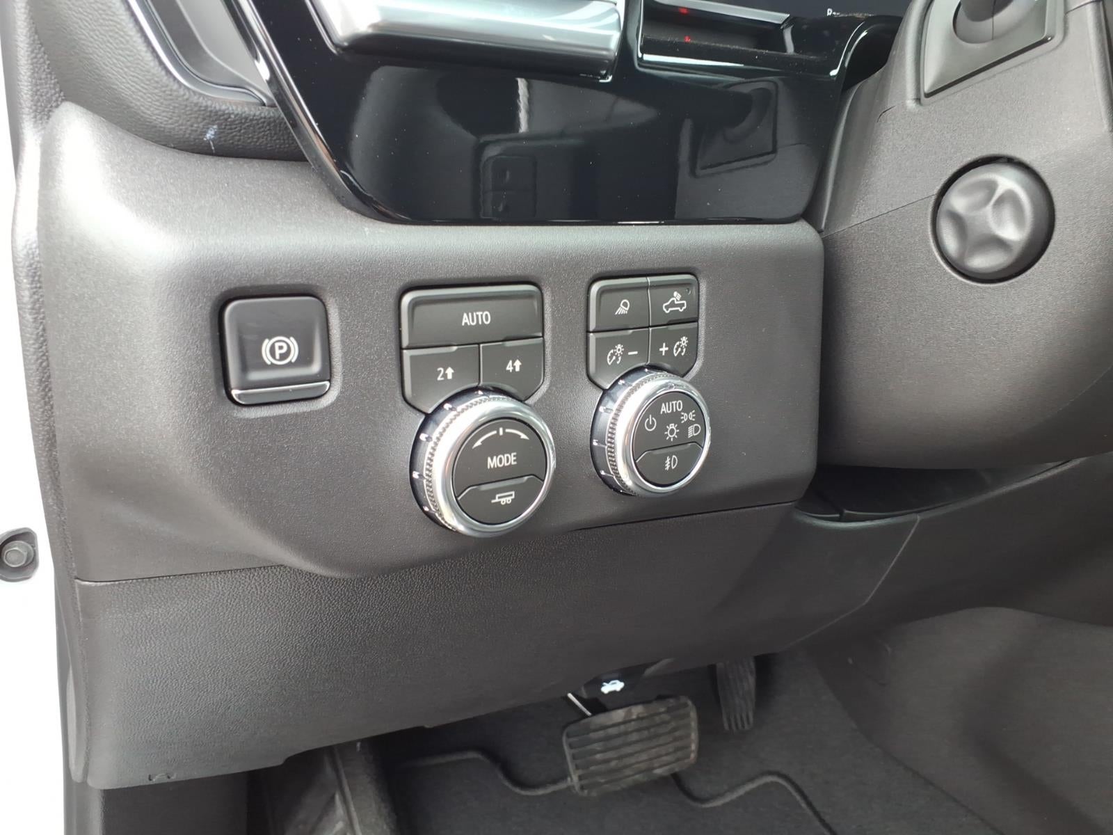 2026 GMC Sierra 1500 SLT - Photo 13