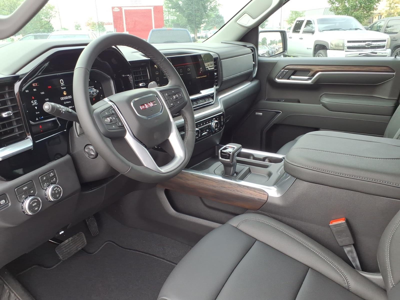 2026 GMC Sierra 1500 SLT - Photo 14