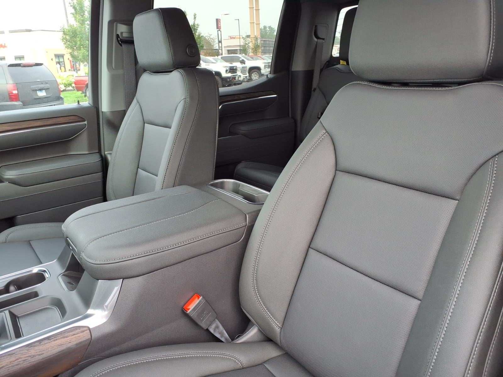 2026 GMC Sierra 1500 SLT - Photo 16