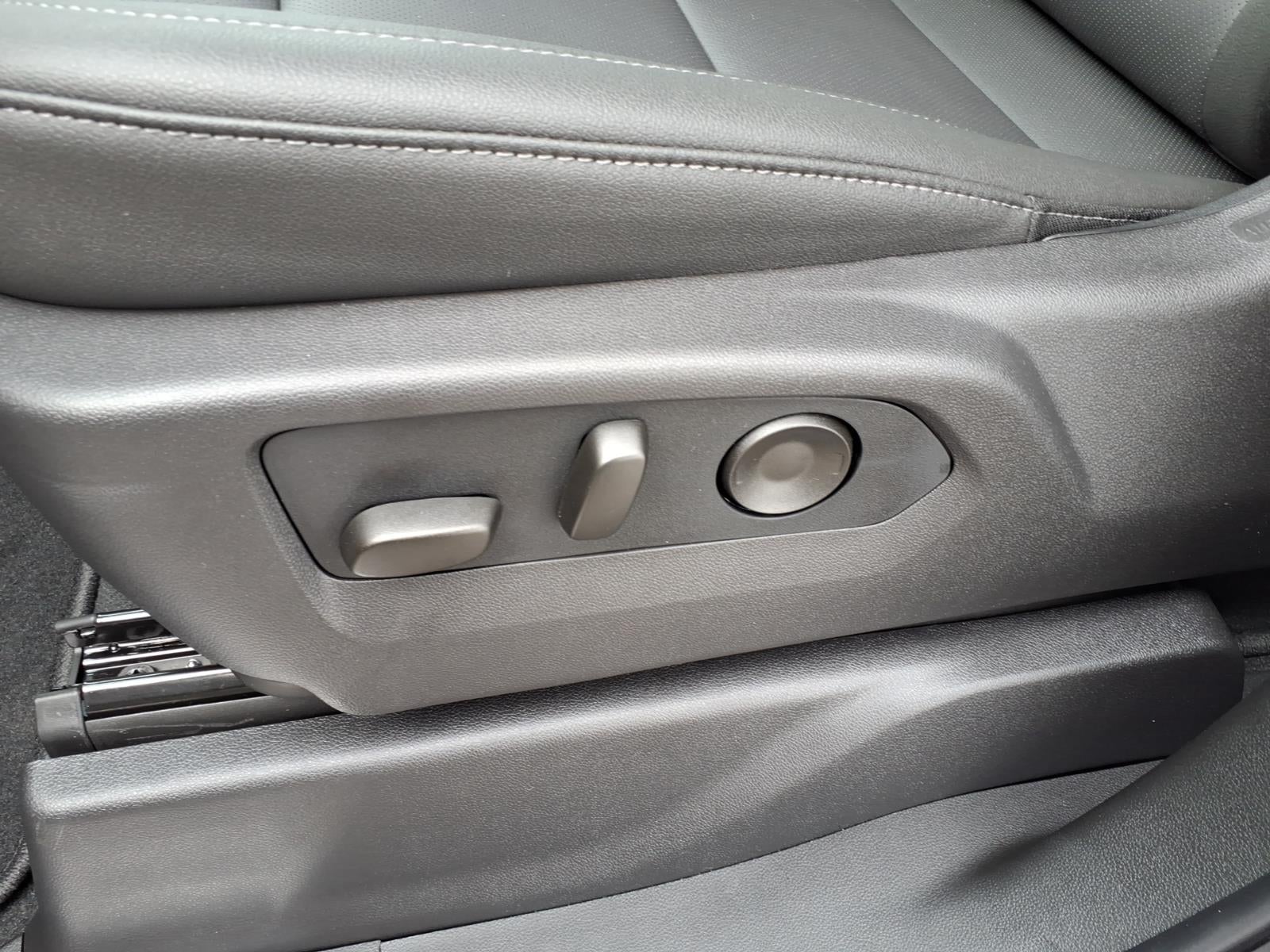 2026 GMC Sierra 1500 SLT - Photo 18