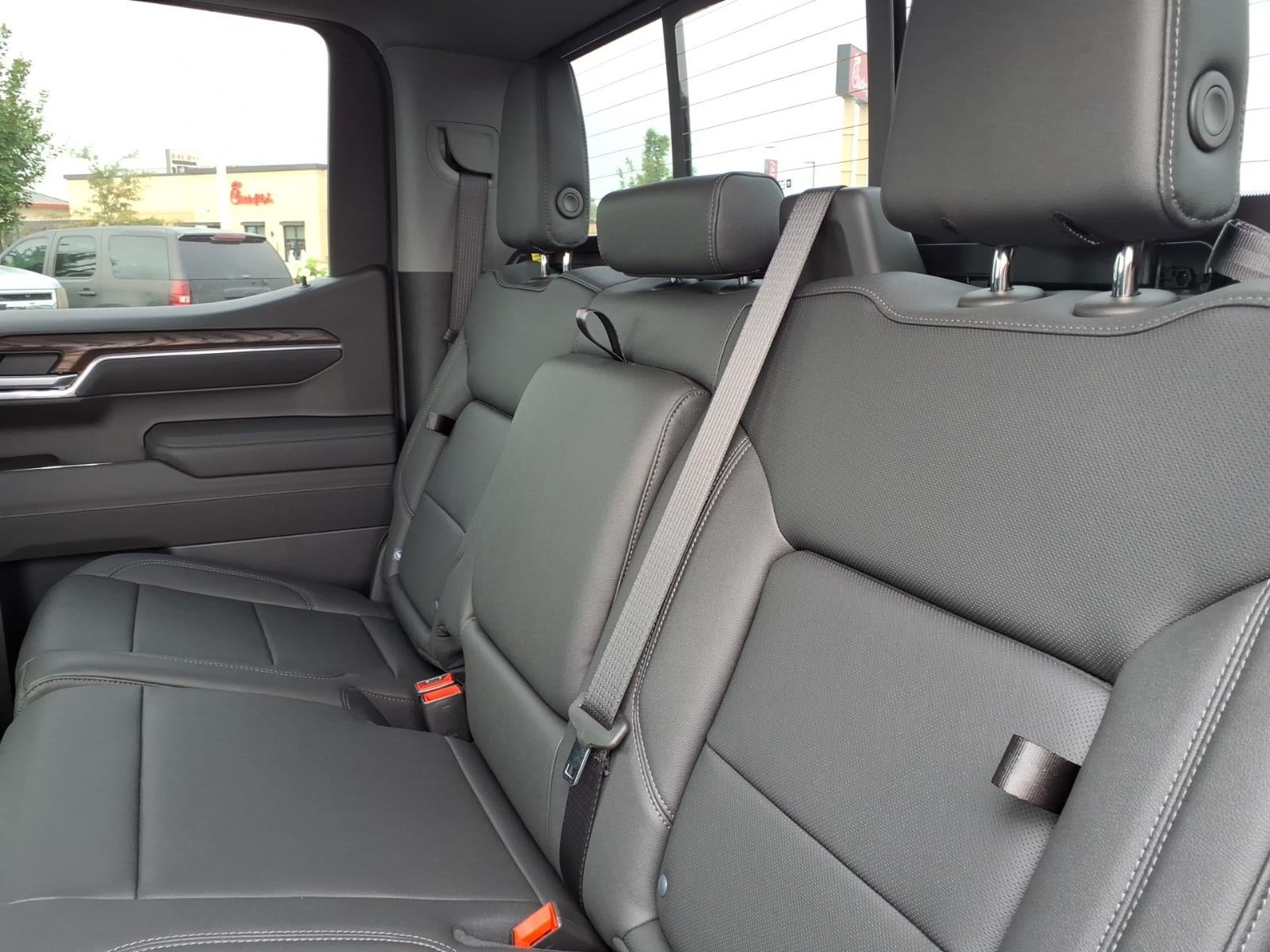 2026 GMC Sierra 1500 SLT - Photo 19
