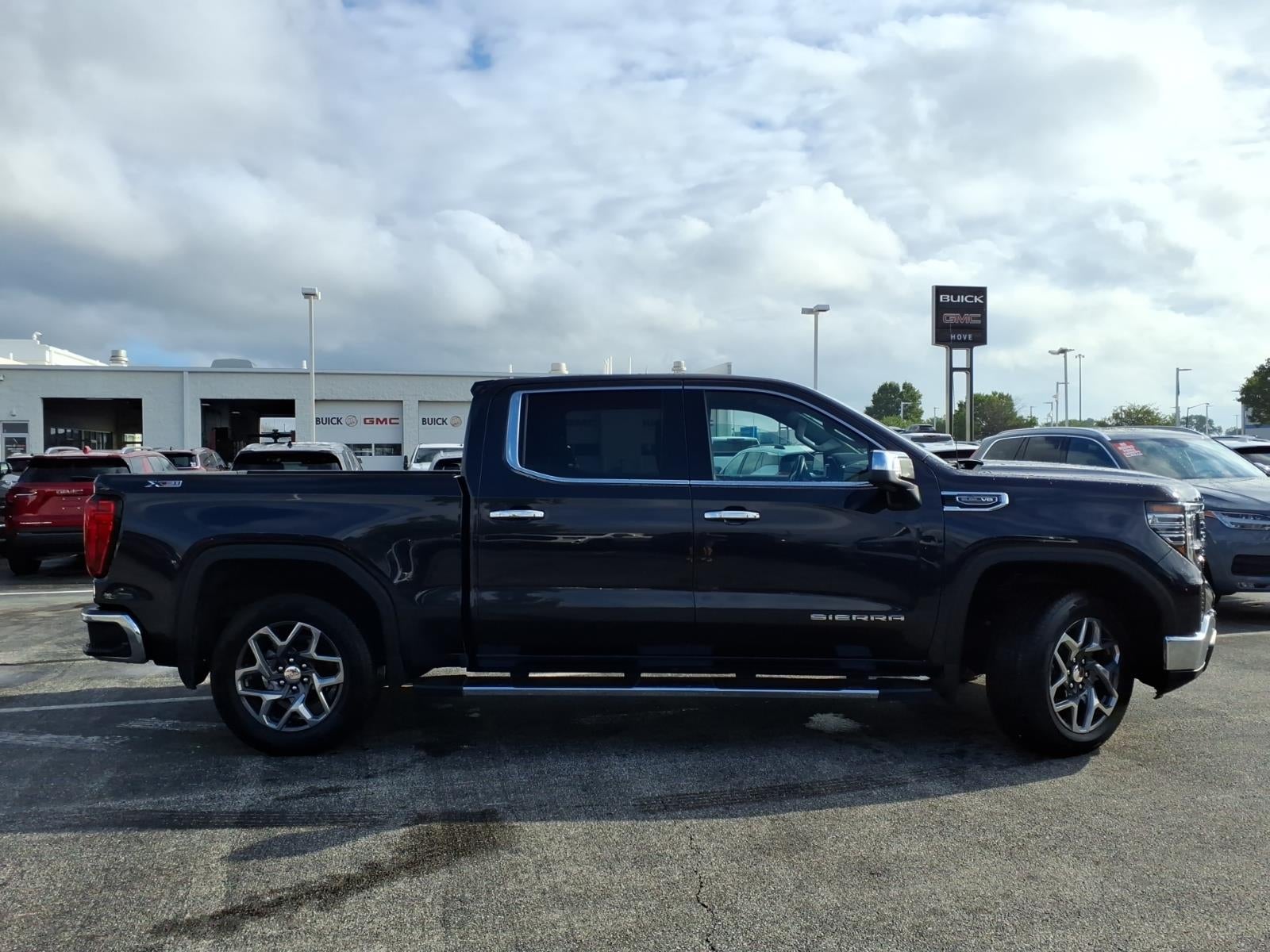 2024 GMC Sierra 1500 SLT