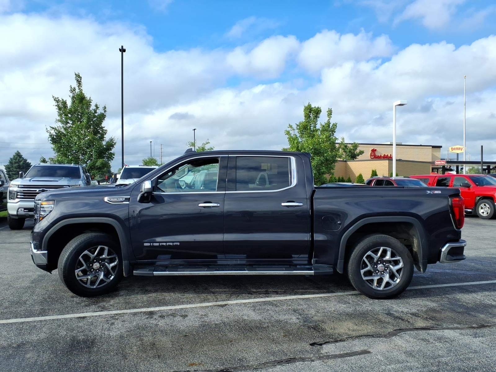 2024 GMC Sierra 1500 SLT