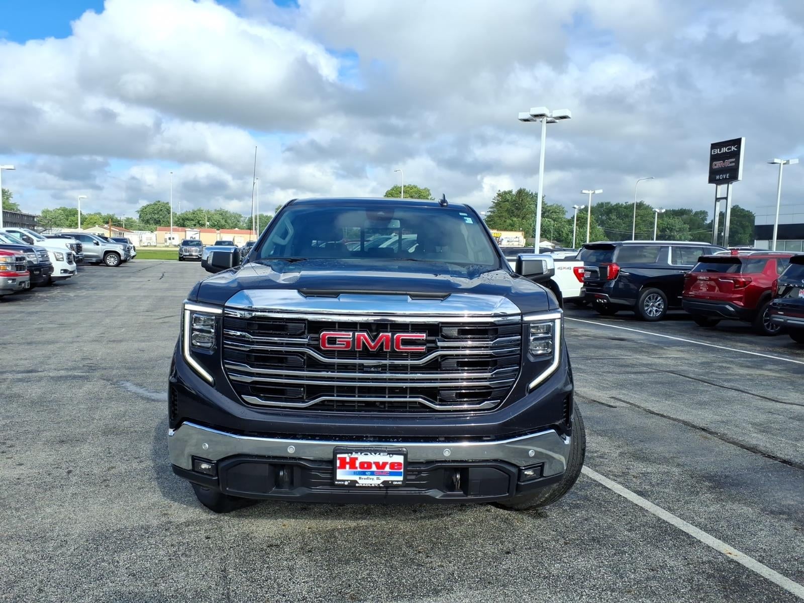 2024 GMC Sierra 1500 SLT