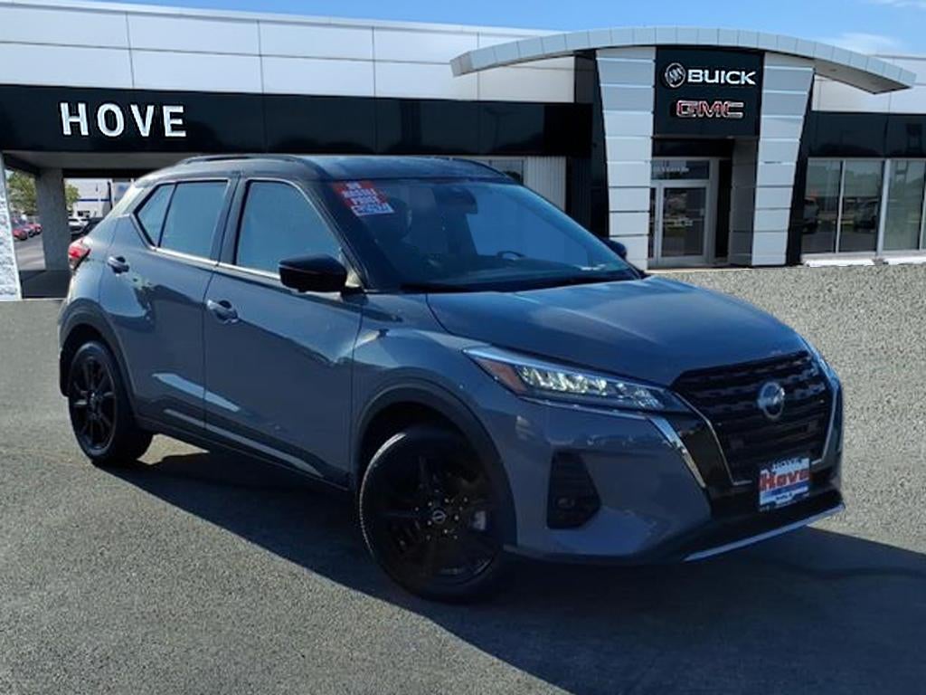 2023 Nissan Kicks SR