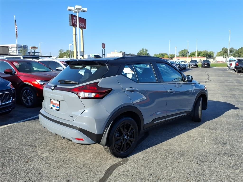 2023 Nissan Kicks SR