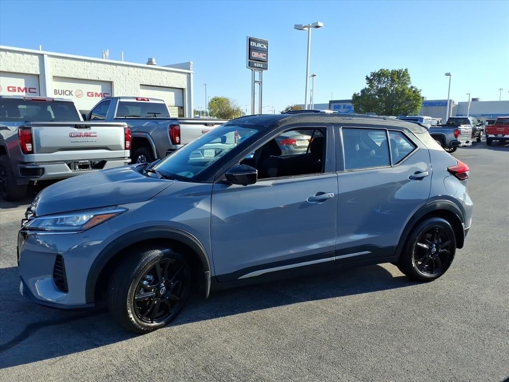 2023 Nissan Kicks SR