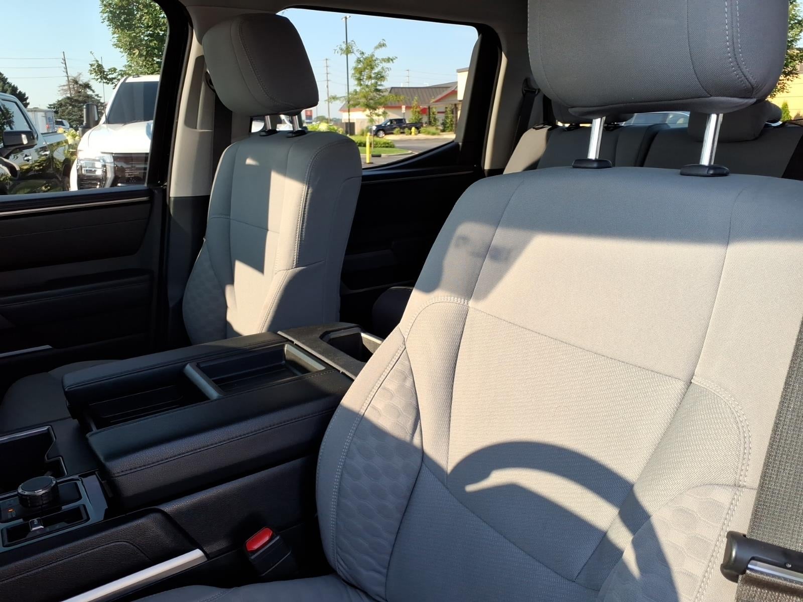 2022 Toyota Tundra 4WD SR5