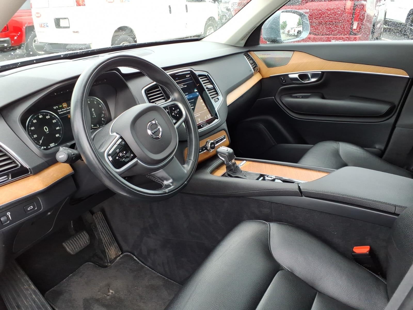 2022 Volvo XC90 Momentum