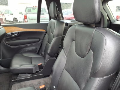 2022 Volvo XC90 Momentum