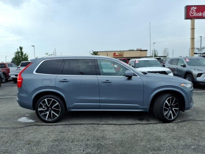 2022 Volvo XC90 Momentum