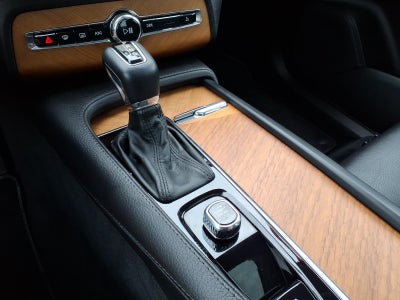2022 Volvo XC90 Momentum
