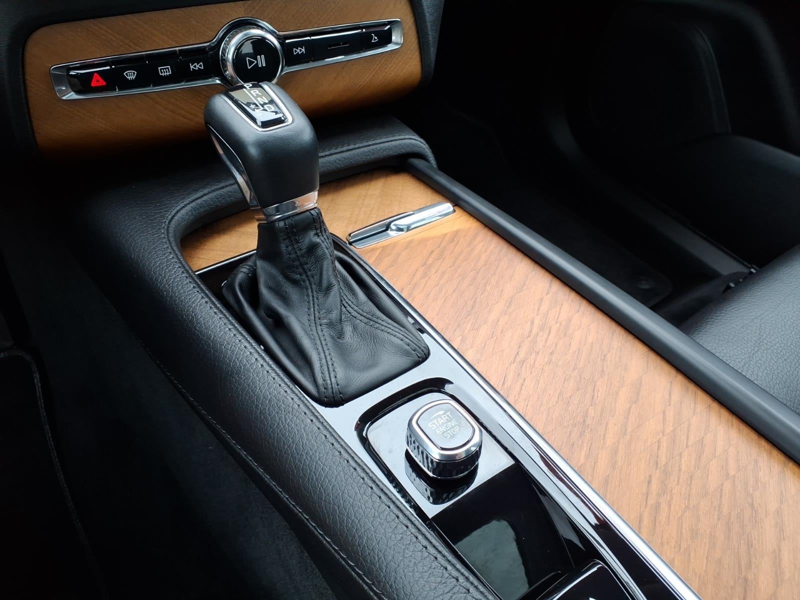 2022 Volvo XC90 Momentum