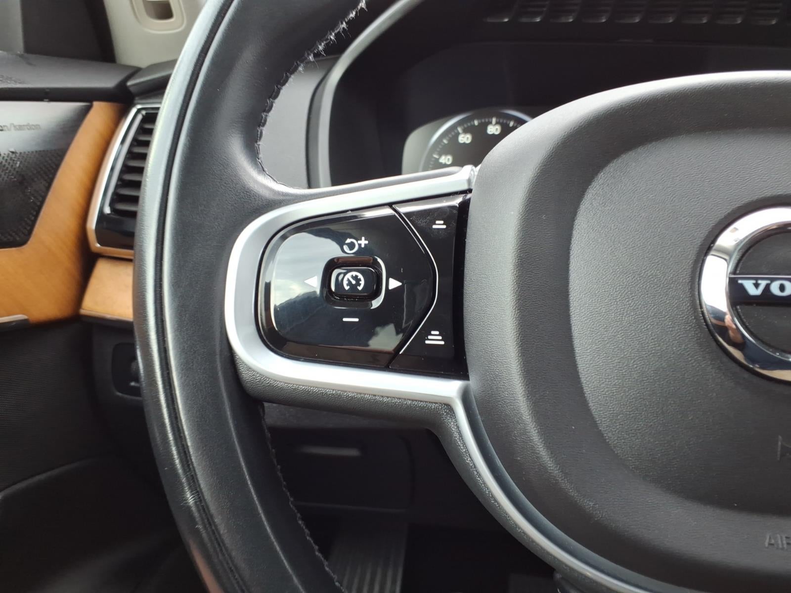 2022 Volvo XC90 Momentum