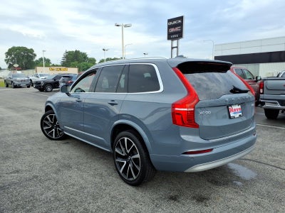 2022 Volvo XC90 Momentum